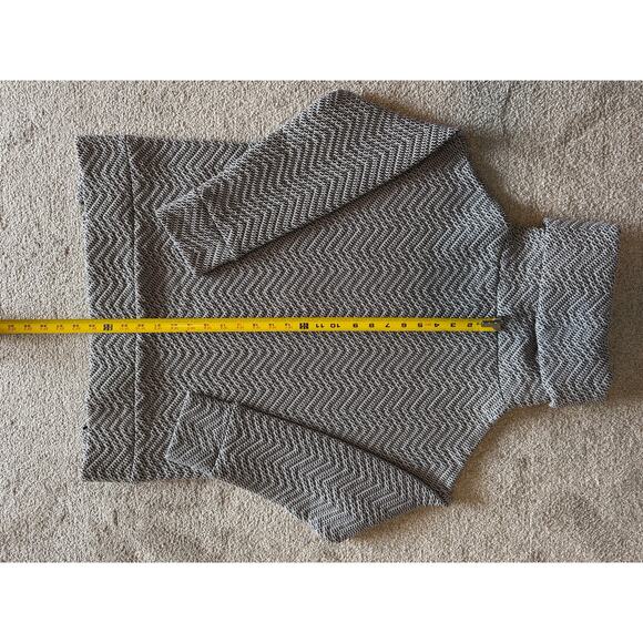 GapFit Quilted Funnel Neck Side Zip Pullover - Picture 5 of 9